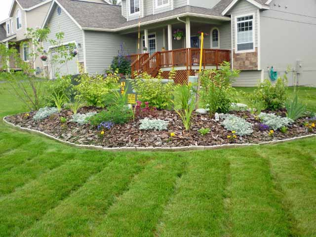 Landscaping: Landscaping Ideas Next To House Foundation